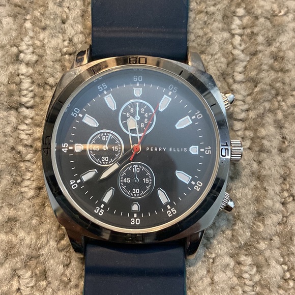 Perry Ellis Mens Watch - Picture 2 of 5